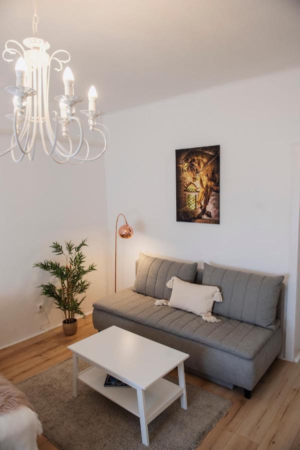 Heart Of Pecs Apartman Free Parking Exterior photo